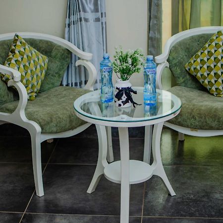 La Grande Hotel Kampala Ngoại thất bức ảnh