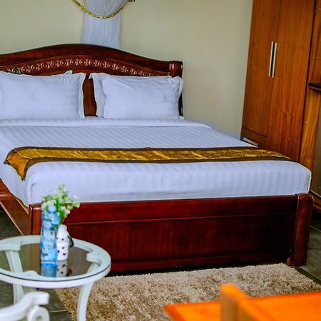 La Grande Hotel Kampala Ngoại thất bức ảnh