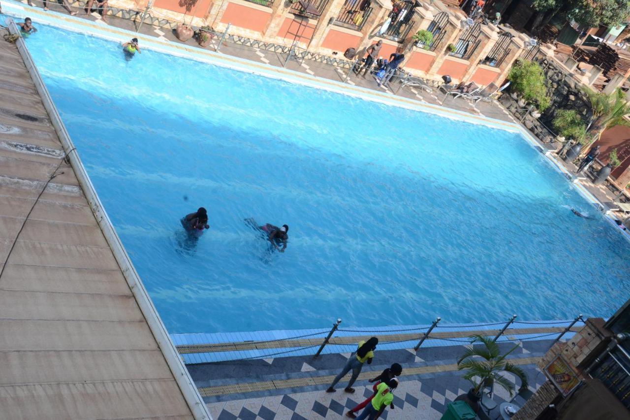 La Grande Hotel Kampala Ngoại thất bức ảnh