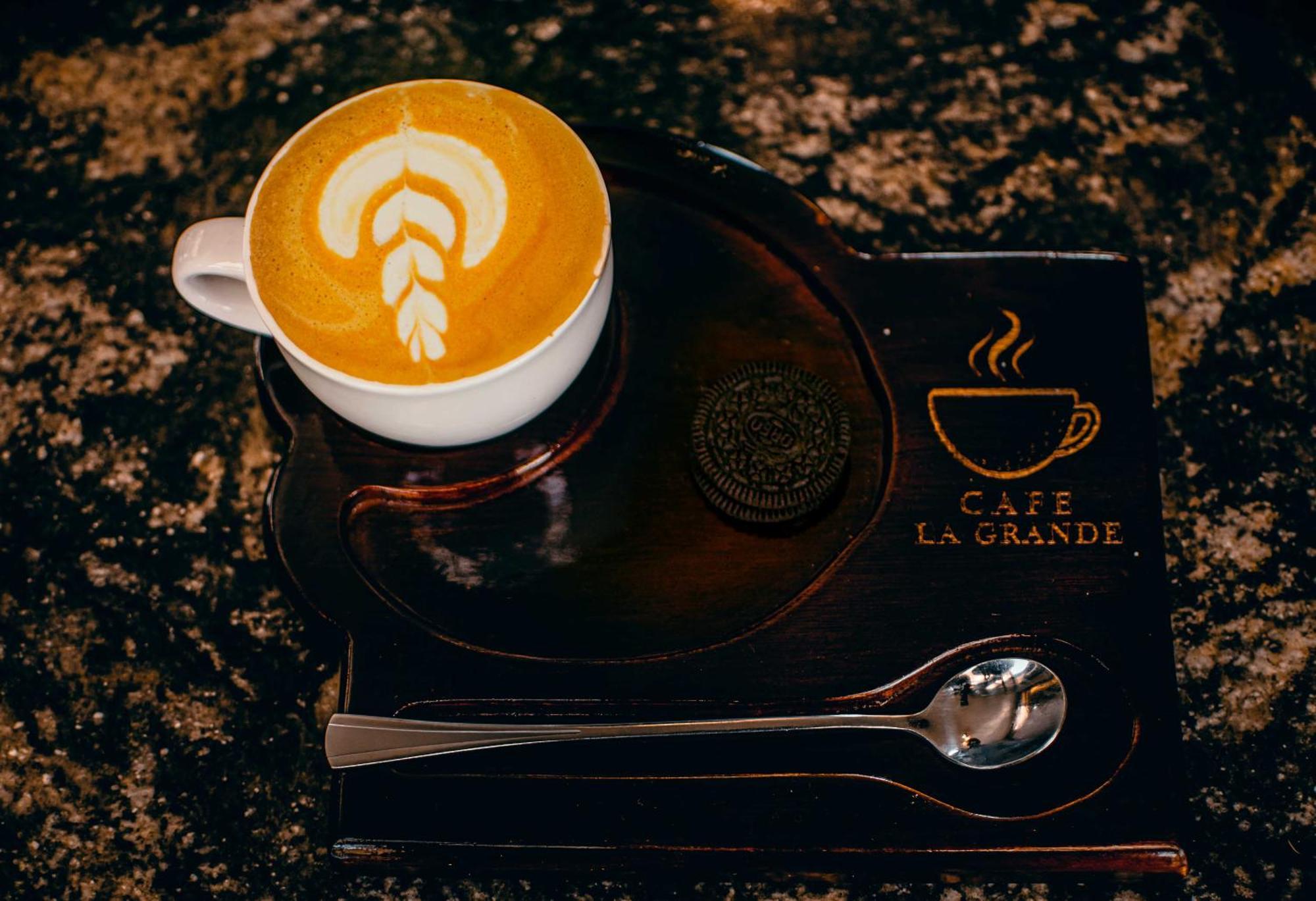 La Grande Hotel Kampala Ngoại thất bức ảnh