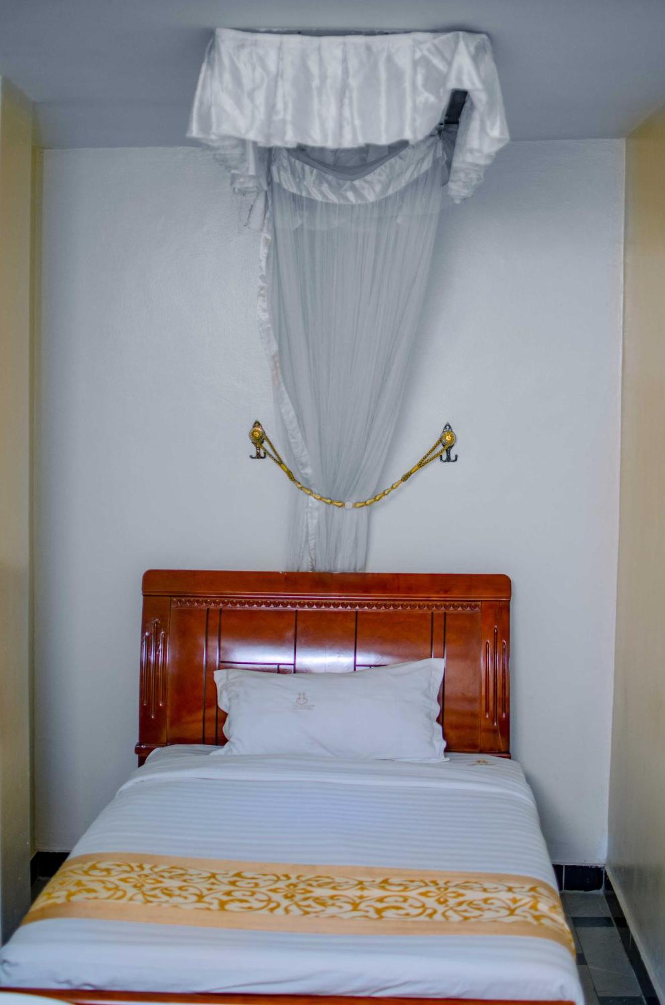 La Grande Hotel Kampala Ngoại thất bức ảnh