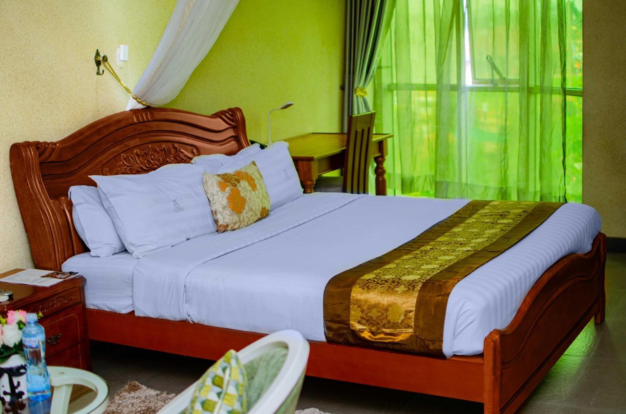 La Grande Hotel Kampala Ngoại thất bức ảnh
