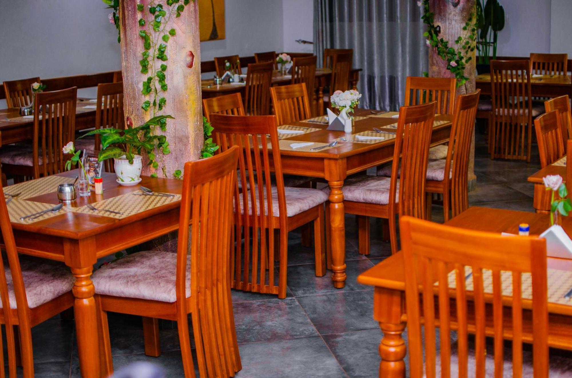 La Grande Hotel Kampala Ngoại thất bức ảnh
