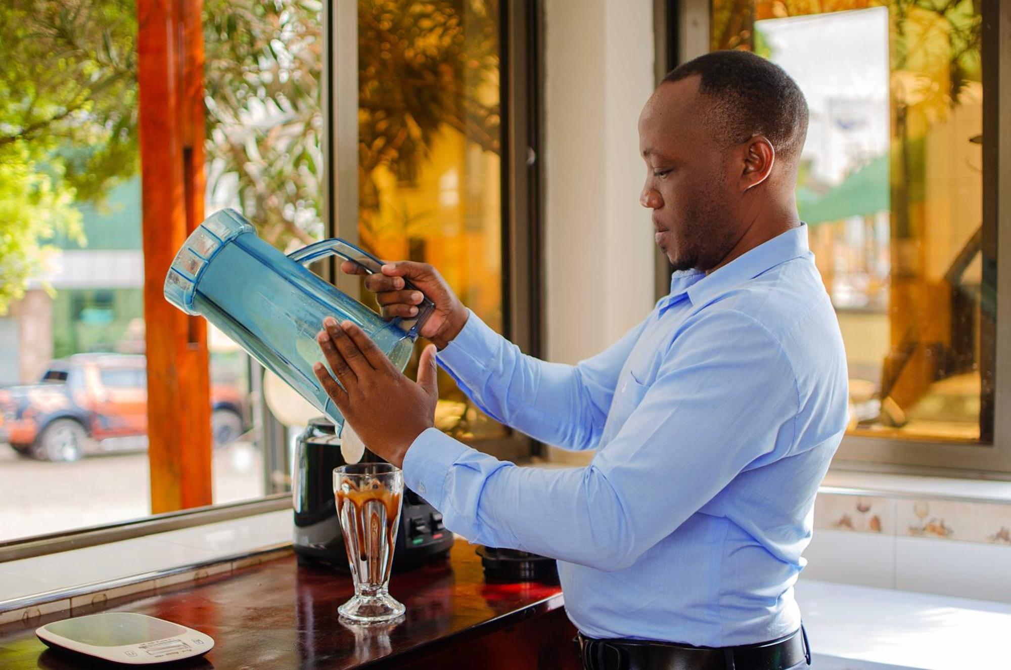La Grande Hotel Kampala Ngoại thất bức ảnh